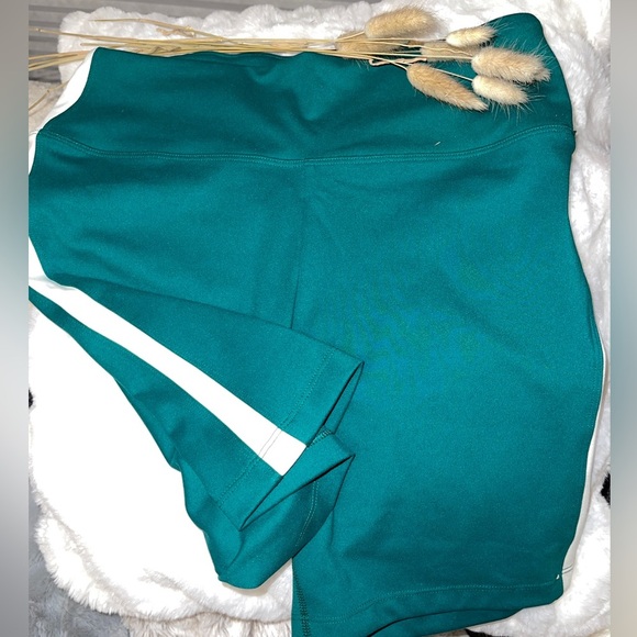 PINK VS 6” Soft Ultimate High Waist Biker Shorts In Dynasty Green Medium - Picture 6 of 12